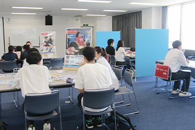 長野県の専門学校のオープンキャンパスの様子